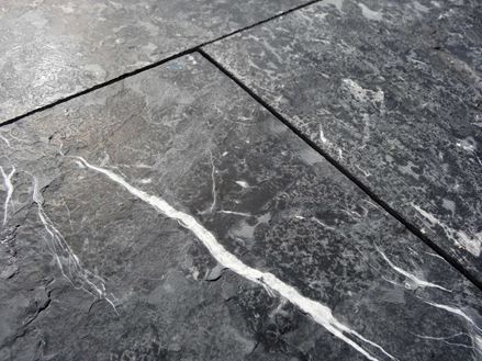 Desky z modrého kamene Ocean Blue, detailní záběr vzoru