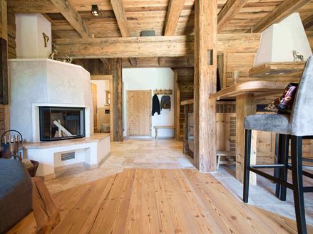 Vše bylo dokonale sladěné: Dřevo a přírodní kámen v harmonickém souladu