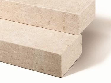 Blokové schody vápenec Camino Sand řezané na míru