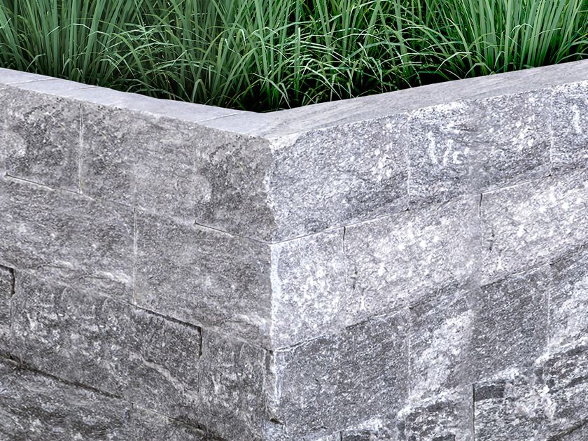 Zdicí kameny Gneiss Urban Grey Line s trávou