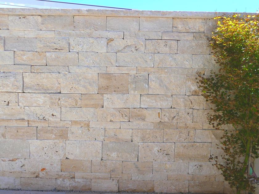 Zdicí kameny Tarvertine Medium Select Rustic Pohled na stěnu 4-3-2
