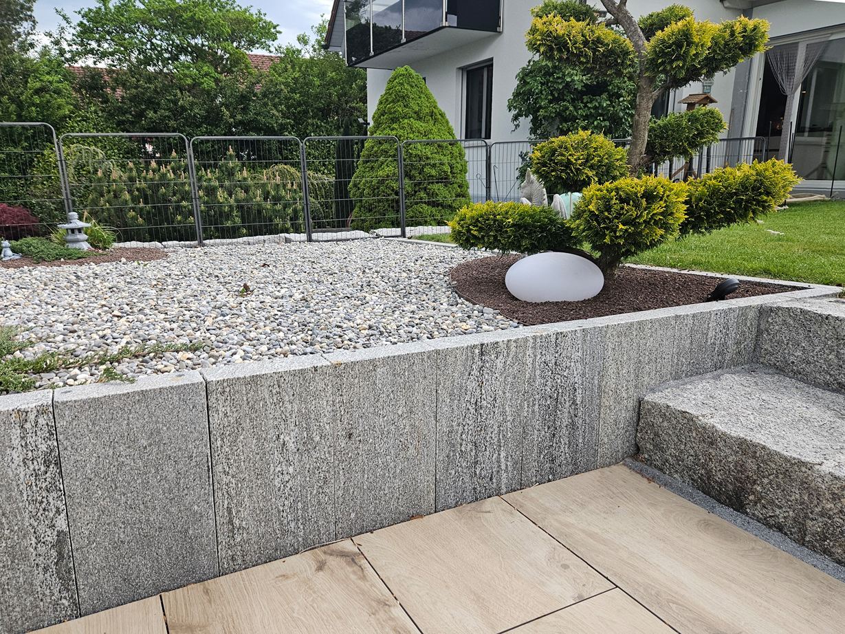 Fotografie zákazníka: Palisády Urban Grey Line jako krásná a praktická podpěra postele. UGL_pallisades_bed_support2