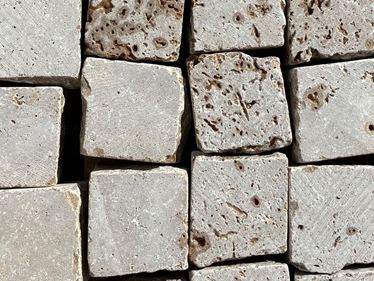 Galerie 1 Dlažební kostky_Travertin_Noce_Paleta