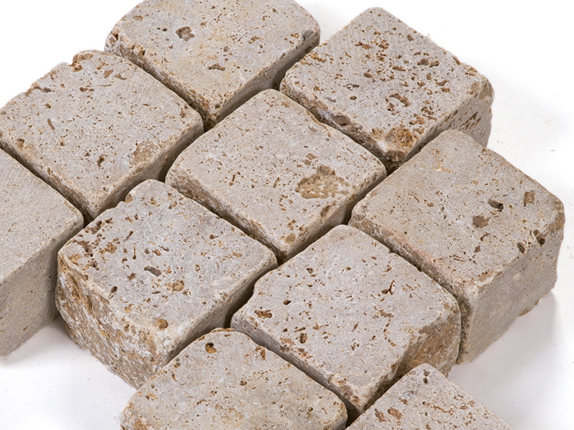 Travertinové dlažební kostky Noce detail