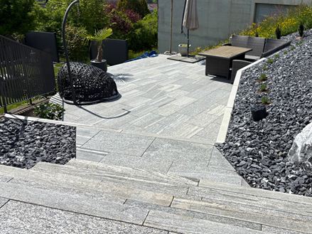 Gneiss_UGL_lawn_edges_terrace_slabs_staircase_view
