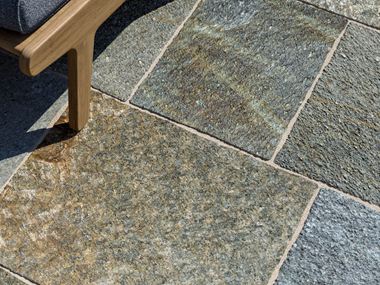 Terasová deska gneiss Luserna ručně broušená (2)