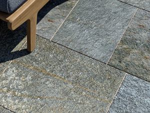 Terasová deska gneis Luserna Šikmý pohled