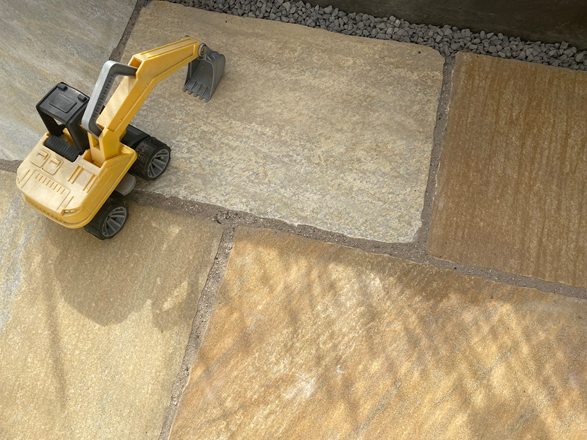 Křemencová terasová deska s rypadlem1