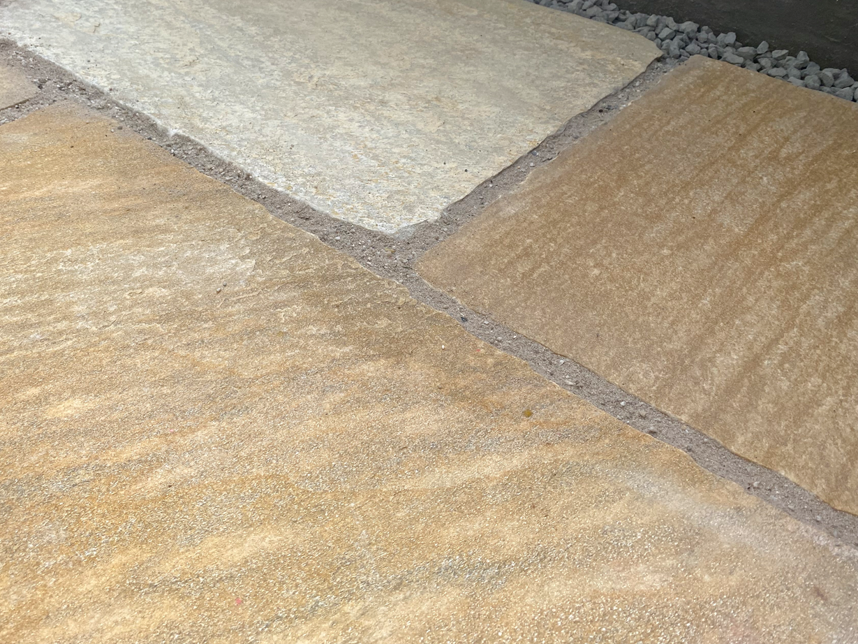 Skvělý pocit s Rio Dorado žlutou terasovou deskou Quartzite-terrace-slab-near2