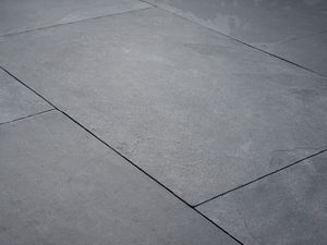 Pohled na černé břidlice Mustang shora