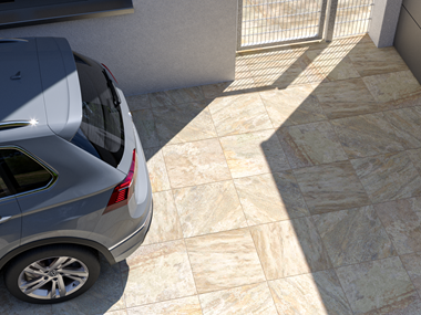 Terasa s křemencovými deskami Bern 3 cm s autem a terasovými dveřmi