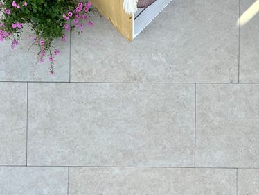 Travertinová terasová deska Siena Detail Pos 1