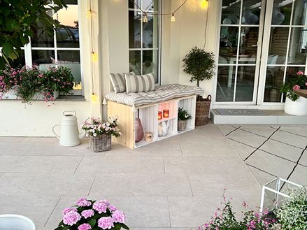 Travertinová deska Siena terasová lavice večerní slunce