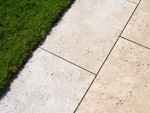 Travertinové desky Medium Line Lawn