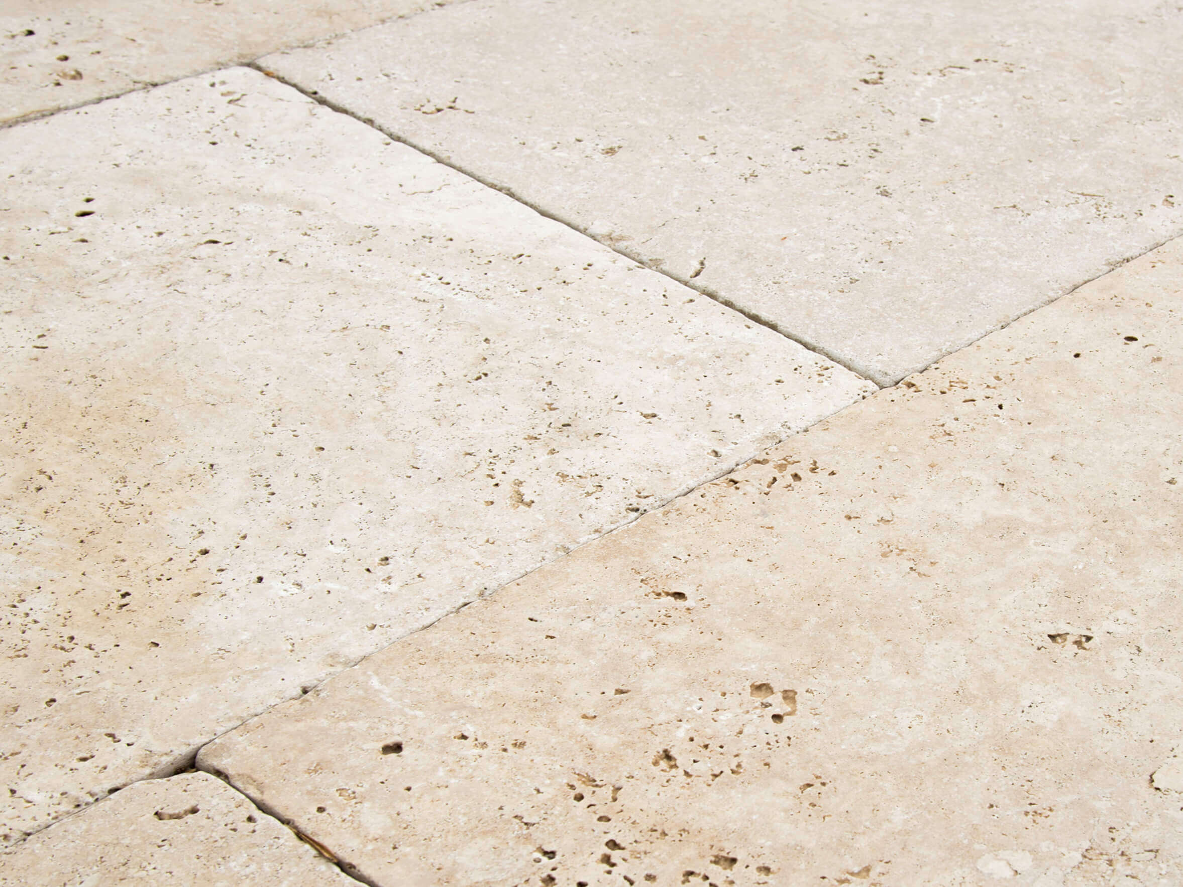 Detailní záběr terasové desky Medium Select v jemné béžové barvě