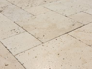 Zámek Beige Schrgansicht