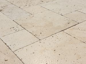 Zámek Beige Schrgansicht