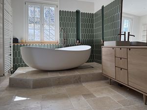 Zákaznické_foto_chateau_beige_bathroom