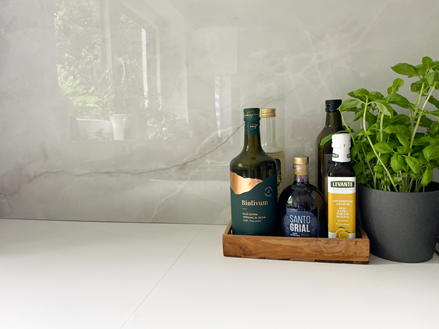 Obklad s mramorovým efektem Perla Crema jako obklad s dekorem