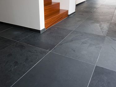 Fotografie zákazníka:Dlaždice Mustang, položená na schodišti / chodbě