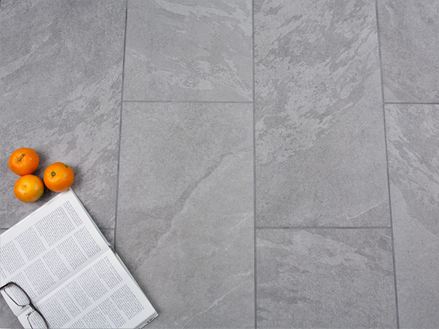 Alpine Grey dlaždice s břidlicovým efektem a oranžovým dekorem