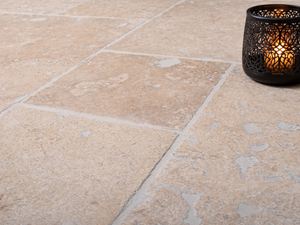 Ivory Cream s černým dekorem Galerie 1