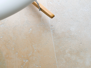 Dlaždice Medium Line poblíž Galerie 1