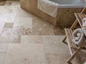 Travertine_rustic_bathroom_near_gallery 1