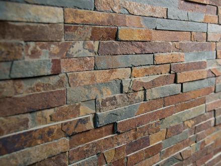 Boční podpěra pro obkladovou cihlovou břidlici Peacock Multicolor