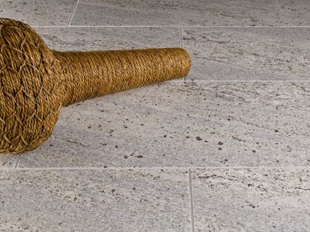 Dekorace na dlažbě Žula Kašmír Bílá