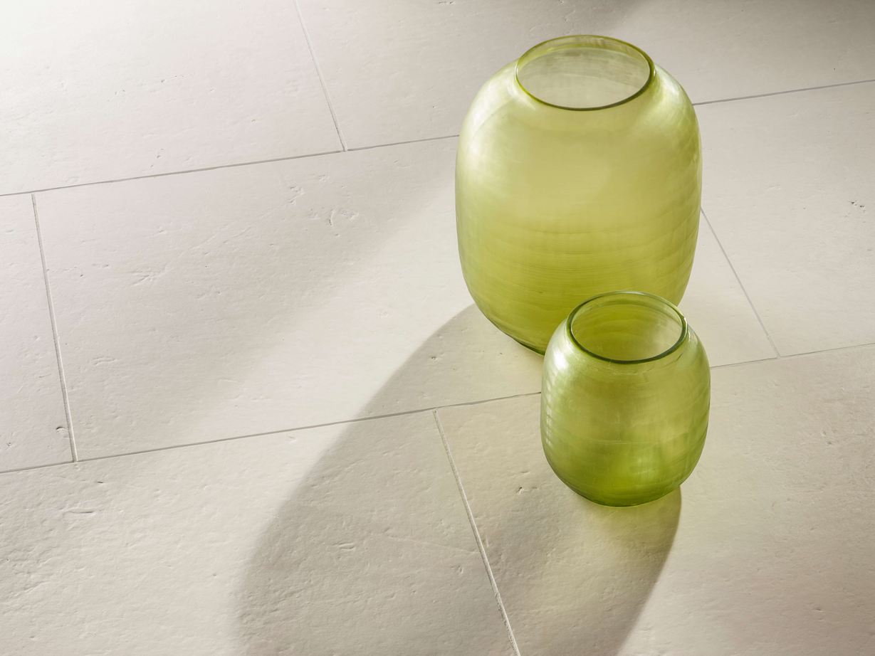 Dlaždice Miros, kartáčované, boční montáž se dvěma zelenými vázami