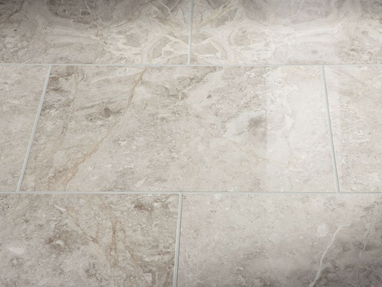 Mramorová dlažba Silver Shadow s leštěným povrchem