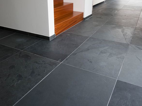 Fotografie zákazníka:Dlaždice Mustang, položená na schodišti / chodbě