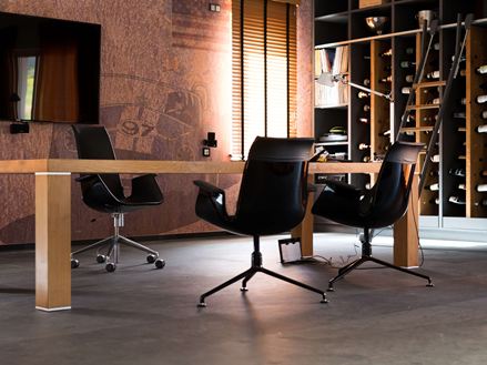 Studie průmyslového stylu na dlaždicích Mustangs