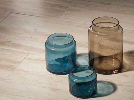 Dlaždice Natura, broušené a leštěné, se třemi lucernami