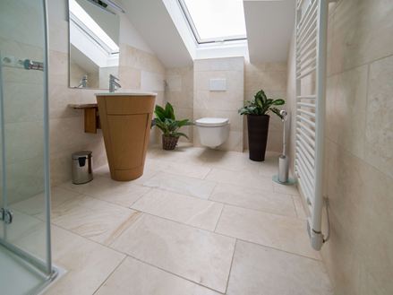 Travertinová koupelna Vanilla Rustica