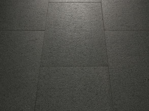 Detail položené žuly Padang Dark