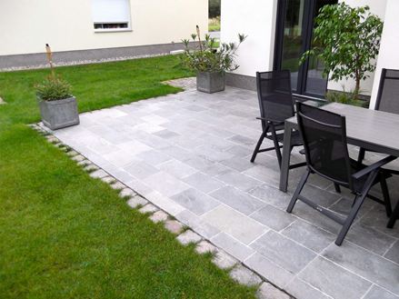 Fotografie zákazníka: Křemencové desky Kavalas, řezané a štípané, položené na terase