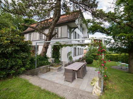 Dům s pískovcovou terasou Kandla Grey