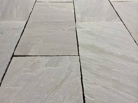 Detailní záběr desky z Kandla Grey