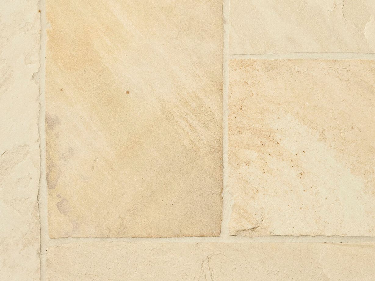 Detailní záběr na desky z pískovce Yellow Mint shora