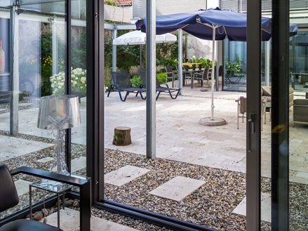 Přírodní vitalita se snoubí s moderním designem terasy