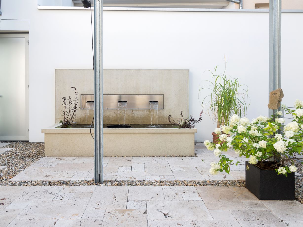 Vodní prvky na travertinové terase