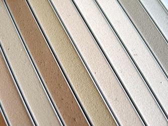 Různé barvy spojů zobrazené vedle sebe