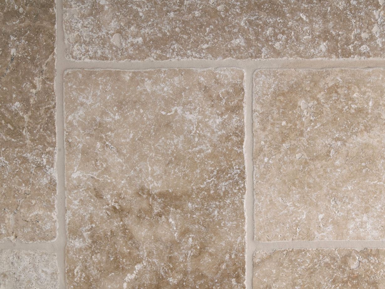 Dlaždice Medium, tromlované, detailní záběr