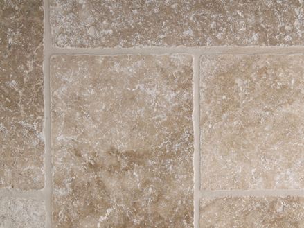 Dlaždice Medium, tromlované, detailní záběr