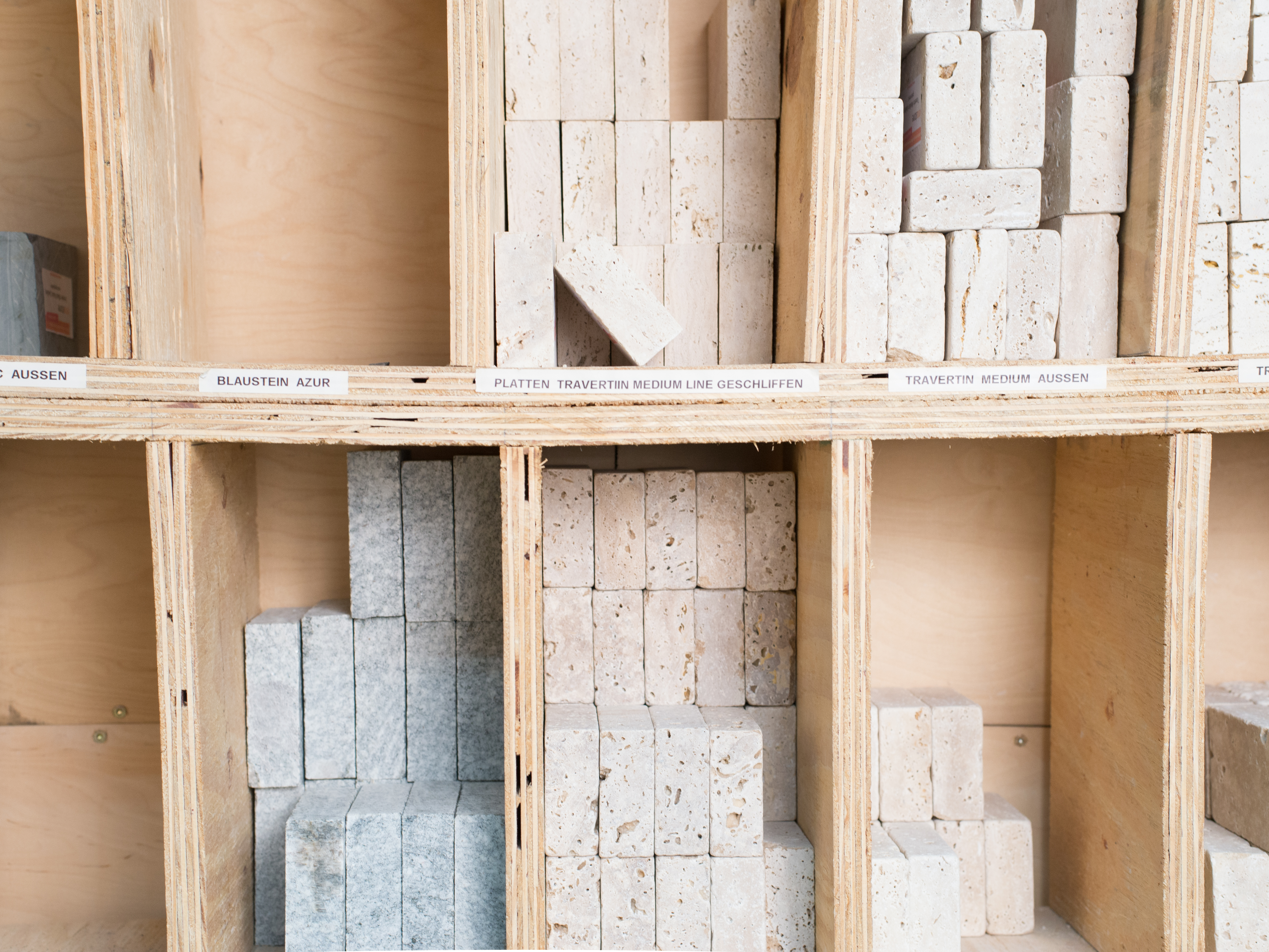 Naše ruční vzorky vám poskytnou první představu o různých typech přírodního kamene.