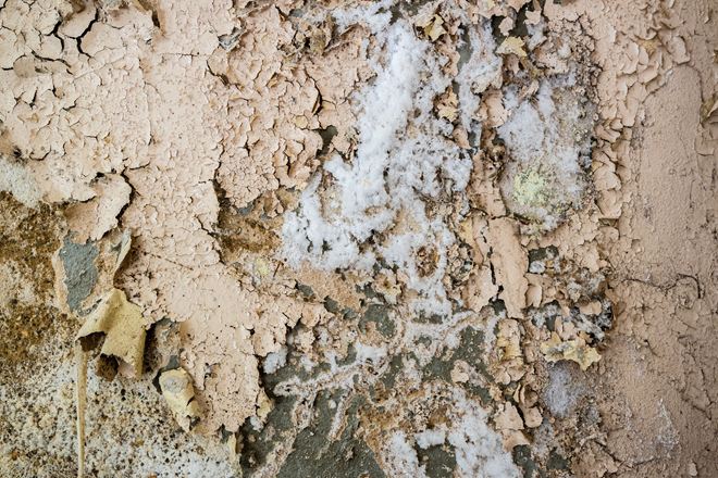 Přírodní kámen s větracími otvory