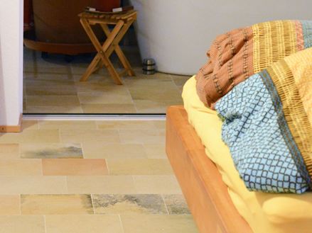 Ať už se jedná o zářivé barvy nebo přírodní dřevo: s dlaždicemi Solnhofen budete mít na podlaze výjimečnou atrakci!