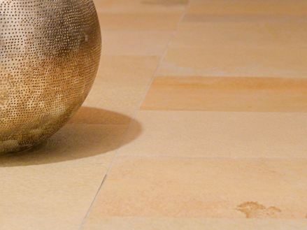 Jemný nebo přírodní kámen? Originál lze často napodobit klamavě realisticky!